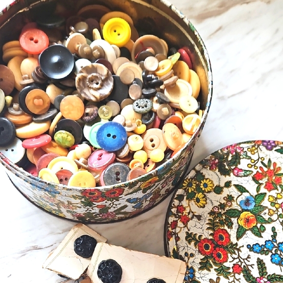 Vintage Antique Button Collection in Floral Tin Early Sewing Lot - Picture 1 of 8